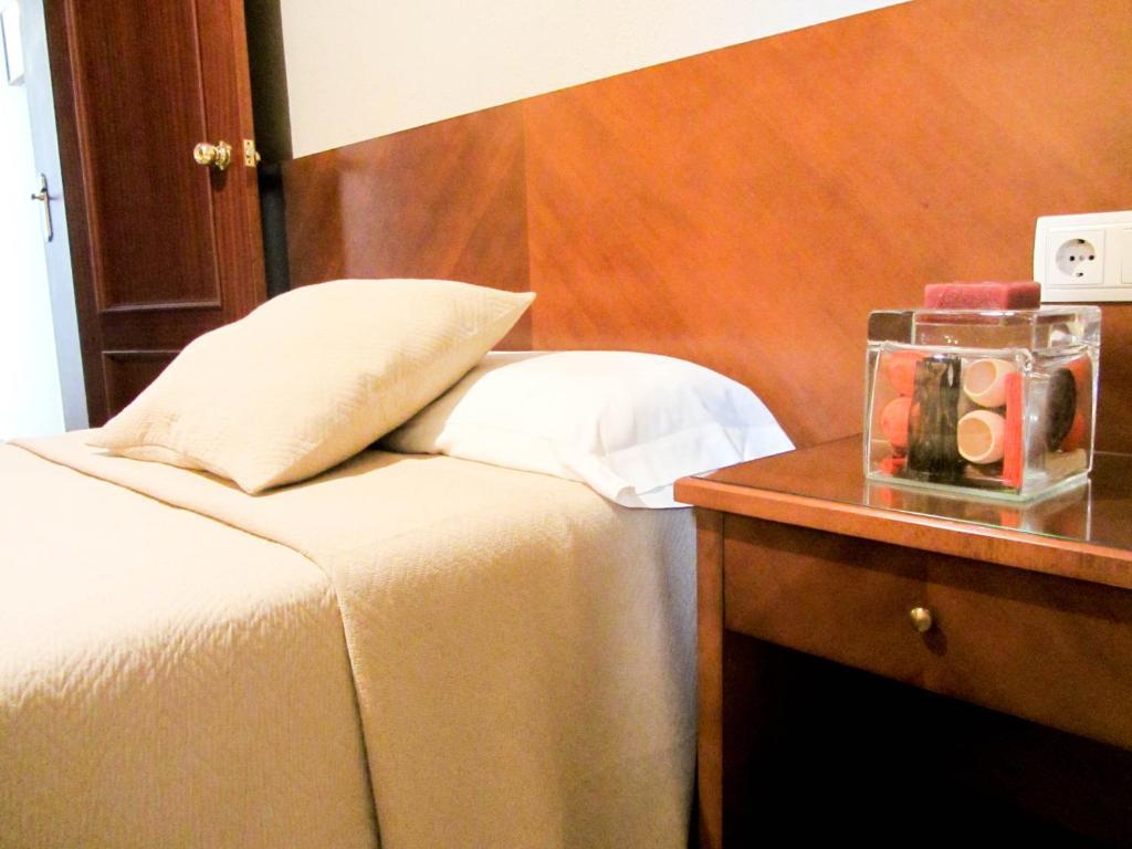 Hotel Avenida Requena Rum bild
