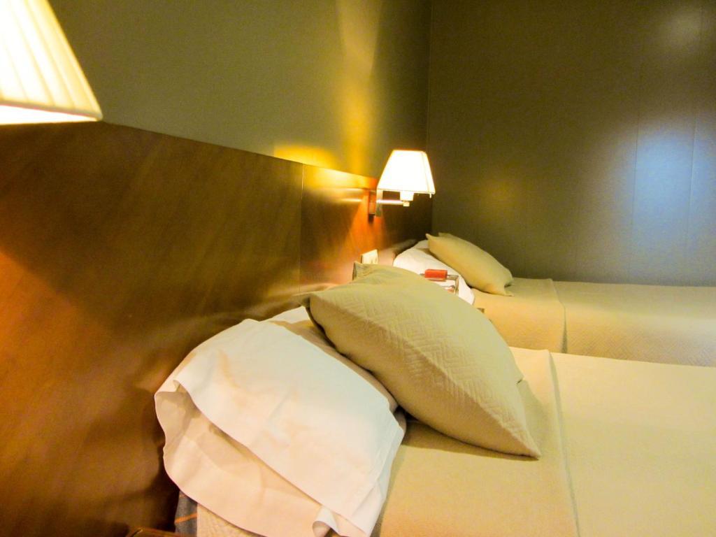 Hotel Avenida Requena Rum bild