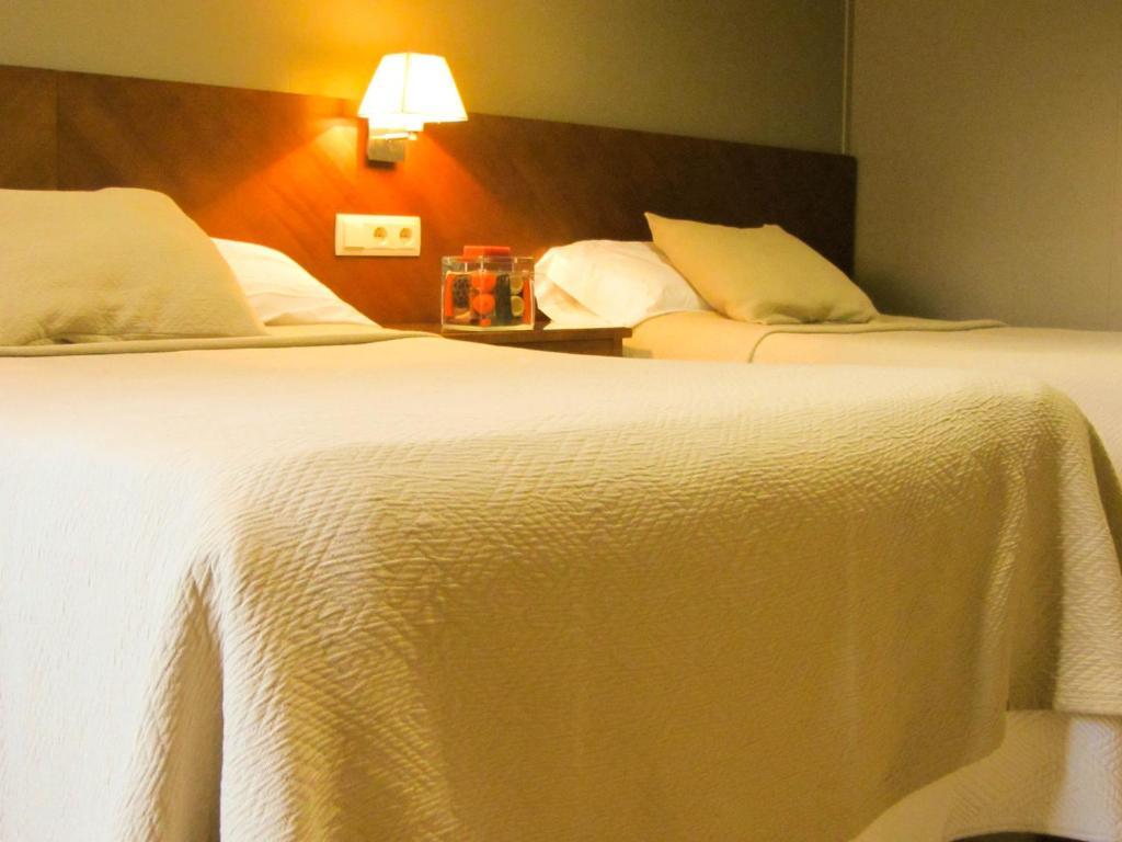 Hotel Avenida Requena Rum bild