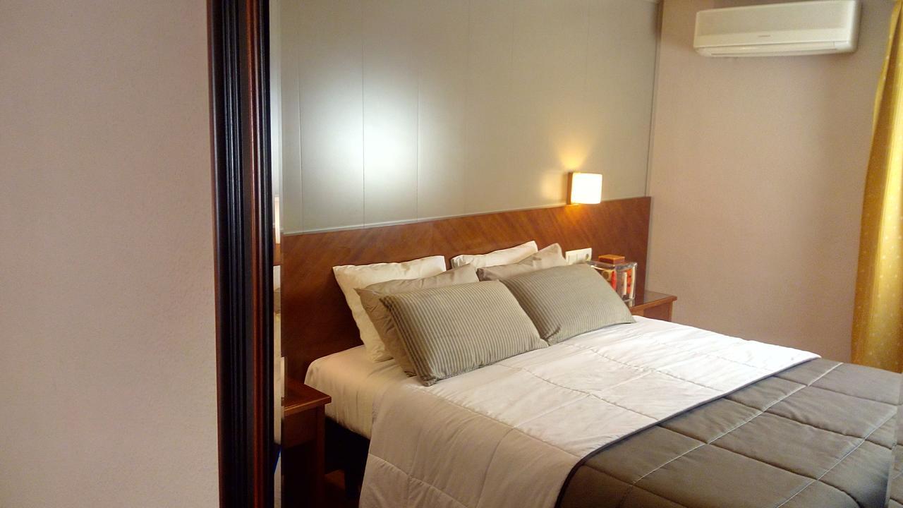 Hotel Avenida Requena Exteriör bild