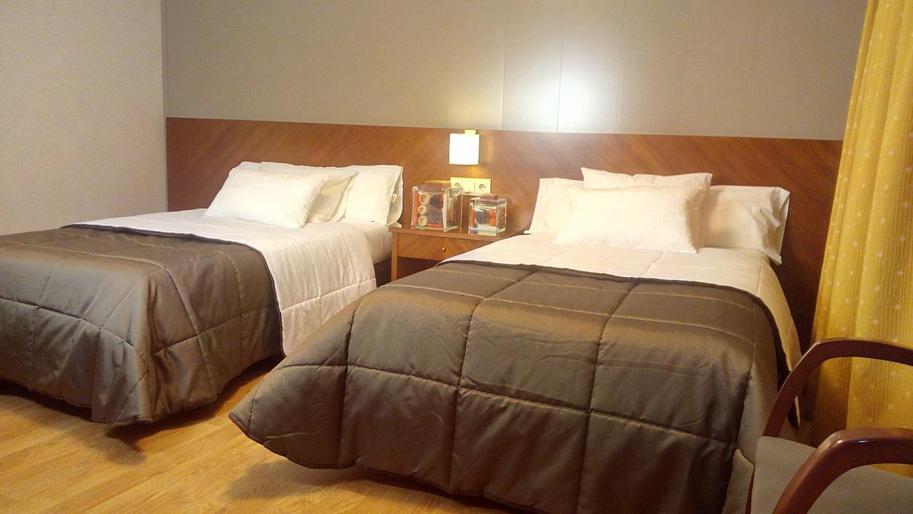 Hotel Avenida Requena Exteriör bild
